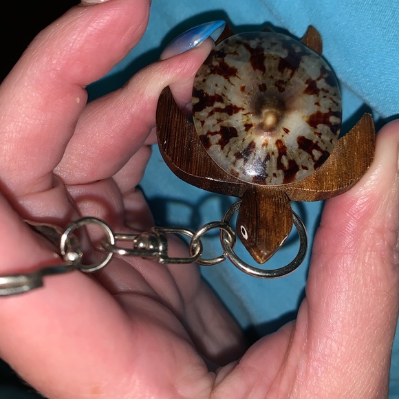 Wooden turtle shell purse/bag charm keychain nwot - Picture 5 of 6